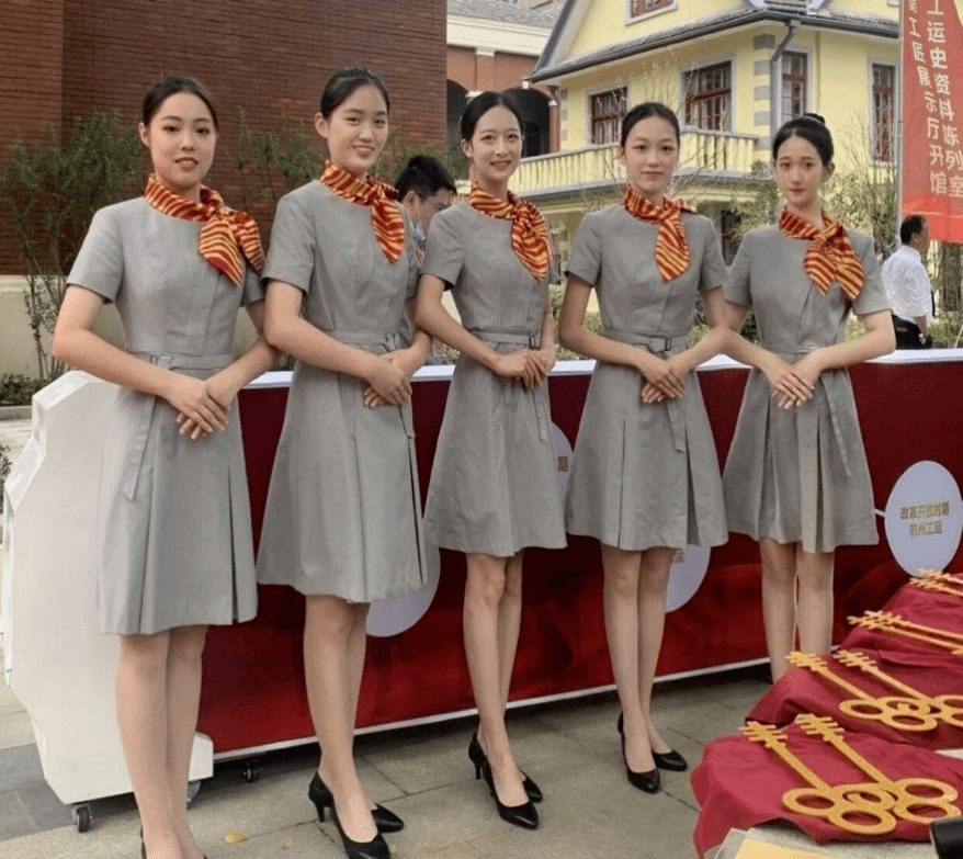 青春禮韻，茶香盛會——記我校學(xué)生光榮承擔(dān)第七屆中華茶奧會禮儀與會展服務(wù)