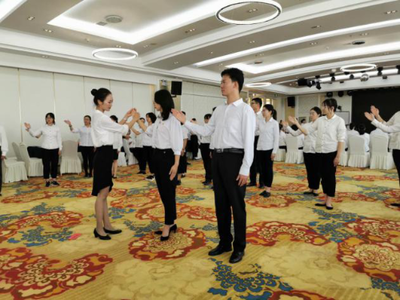 抓隊(duì)伍強(qiáng)素質(zhì) 提形象優(yōu)服務(wù) --官渡區(qū)政務(wù)服務(wù)管理局開展政務(wù)服務(wù)禮儀培訓(xùn)及攝影技能提升